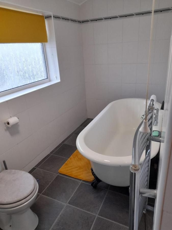 Quiet 3 Bed Close To The A1 Ньютон Эйклиф Экстерьер фото
